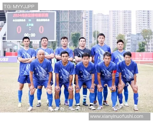 探寻2号球衣背后的传奇足球明星与他们的辉煌成就 探寻2号球衣背后的传奇足球明星与他们的辉煌成就